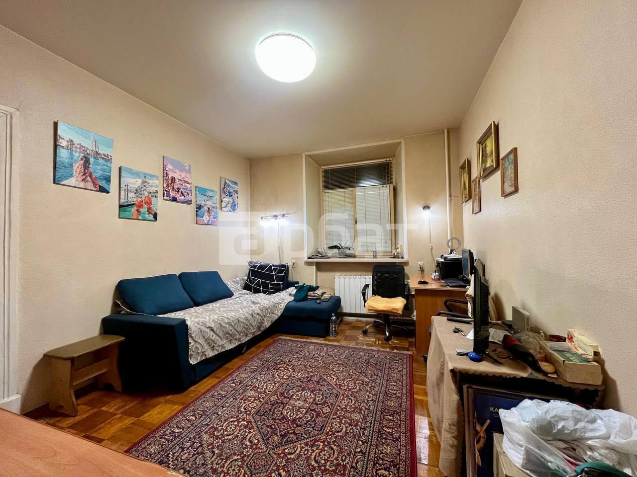 4-к. квартира, 74 м², 1/4 эт.
