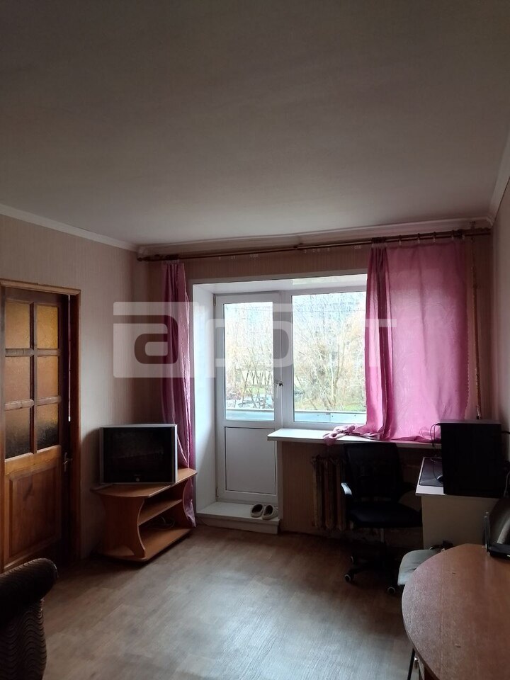 2-к. квартира, 43 м², 3/5 эт.