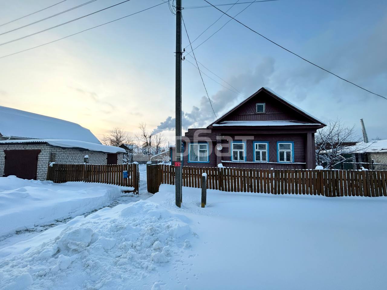 Дом в городе с земельным участком