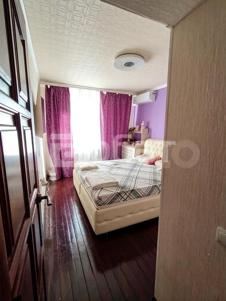 2-к. квартира, 51 м², 1/9 эт.