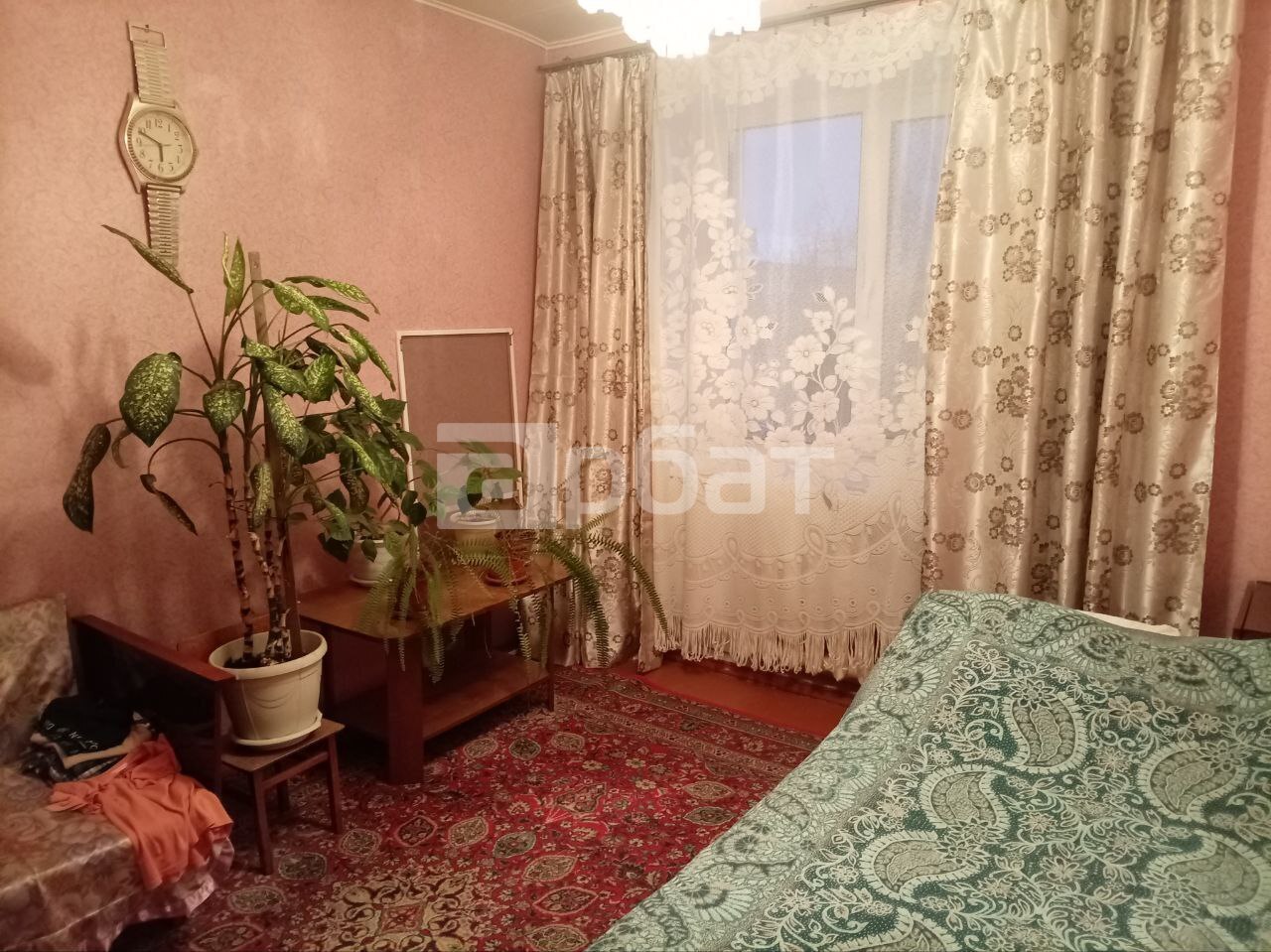 продам трехкомнатную квартиру