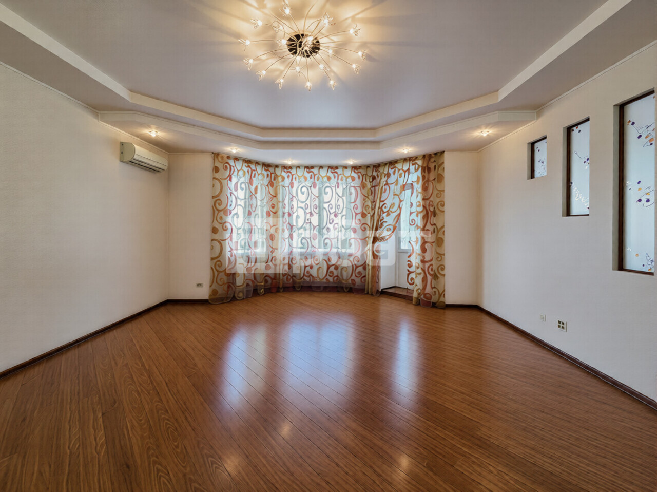 4-к. квартира, 165 м², 5/10 эт.