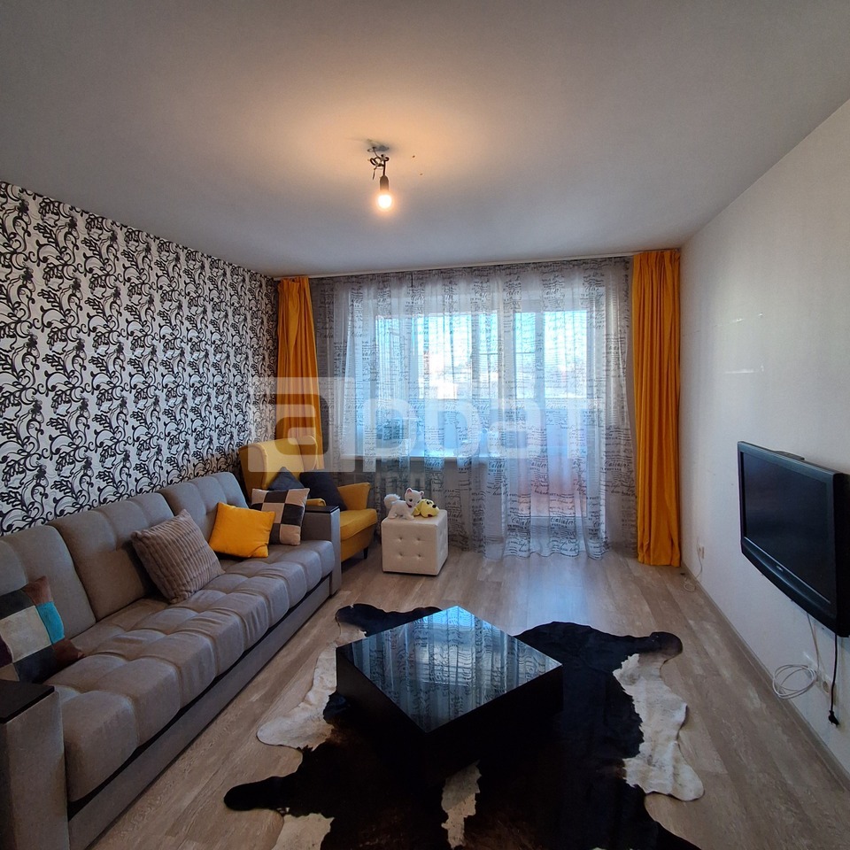 2-к. квартира, 50 м², 8/10 эт.