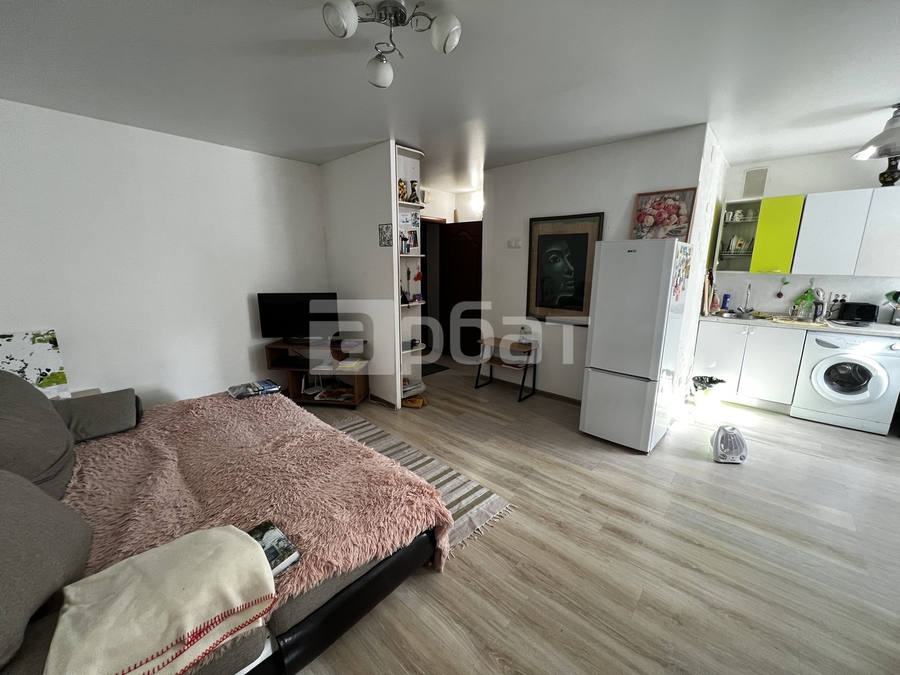 2-к. квартира, 43 м², 3/5 эт.