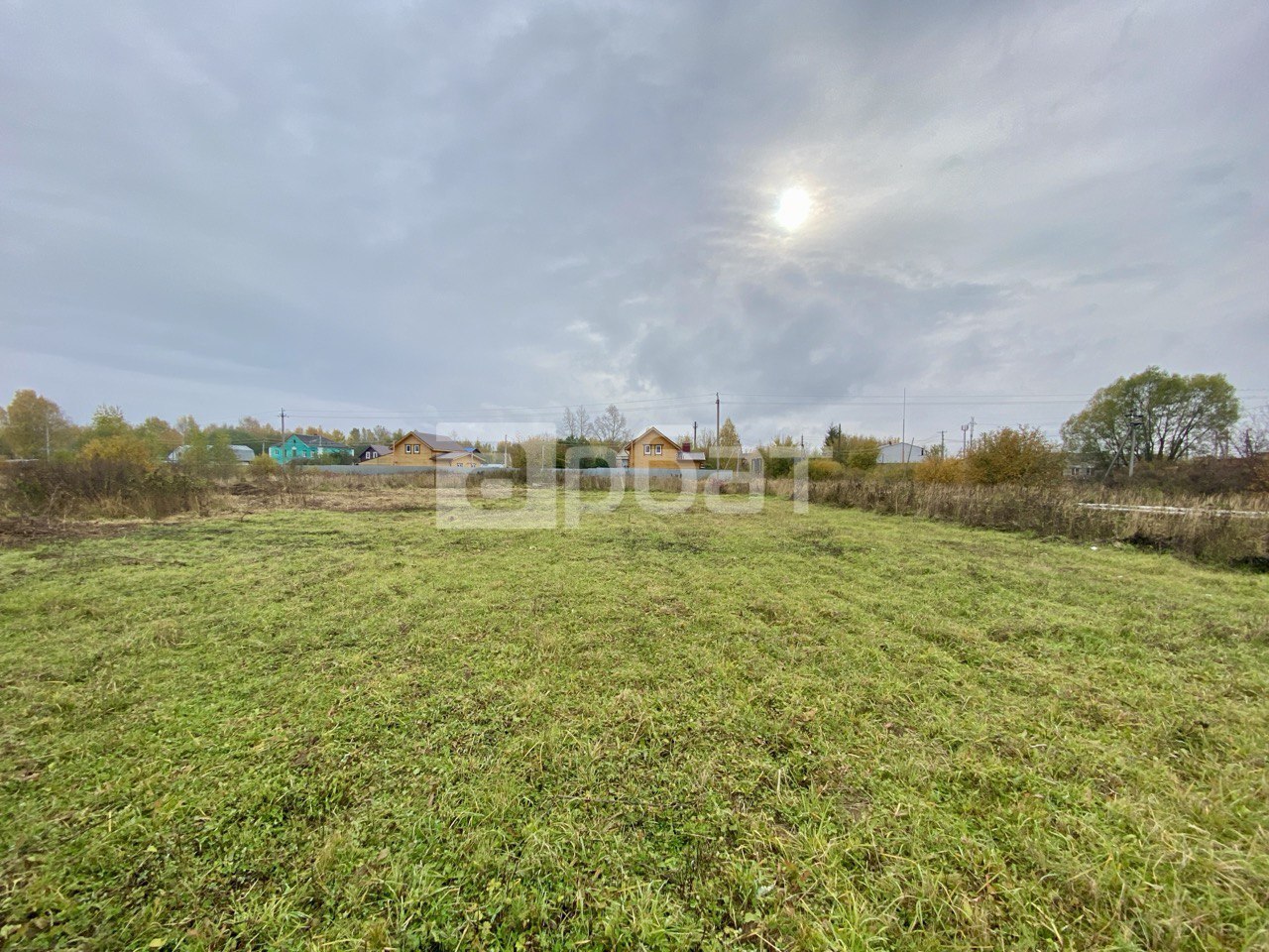 Участок в городе под Дом