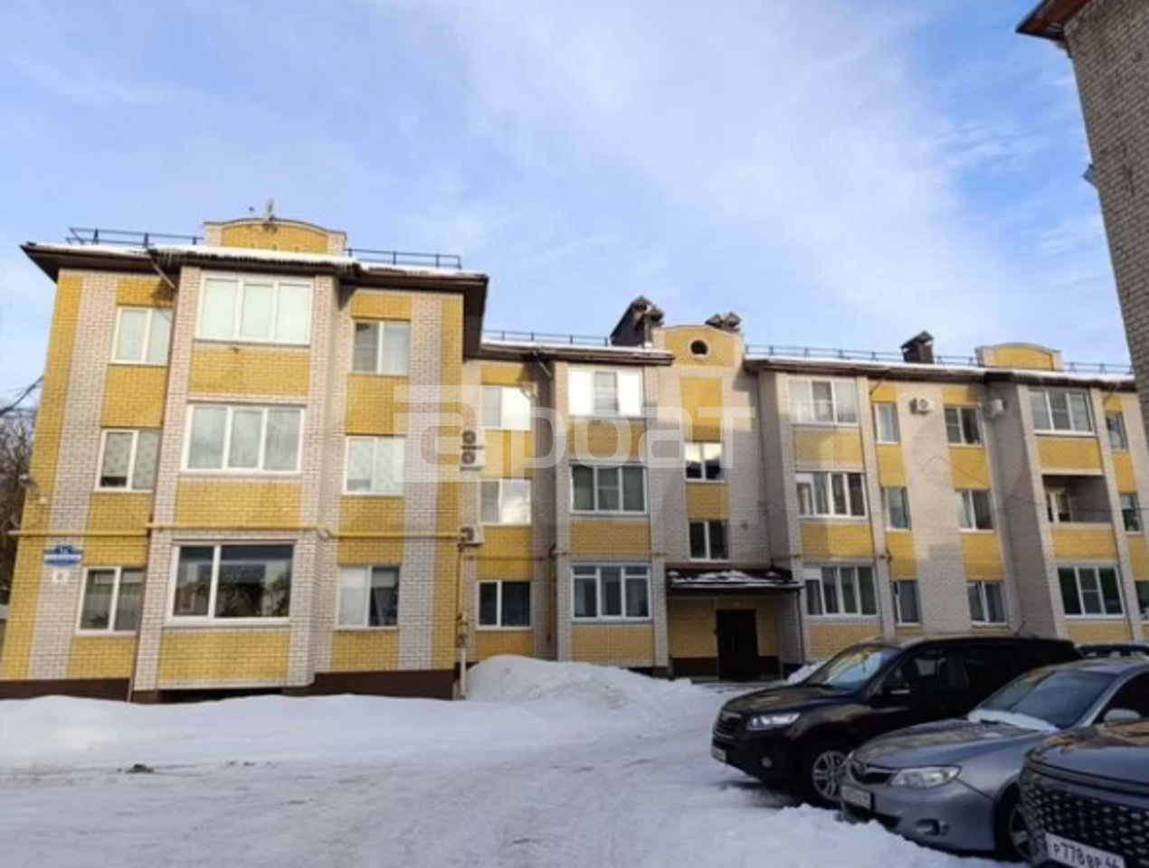 2-к. квартира, 60 м², 1/3 эт.