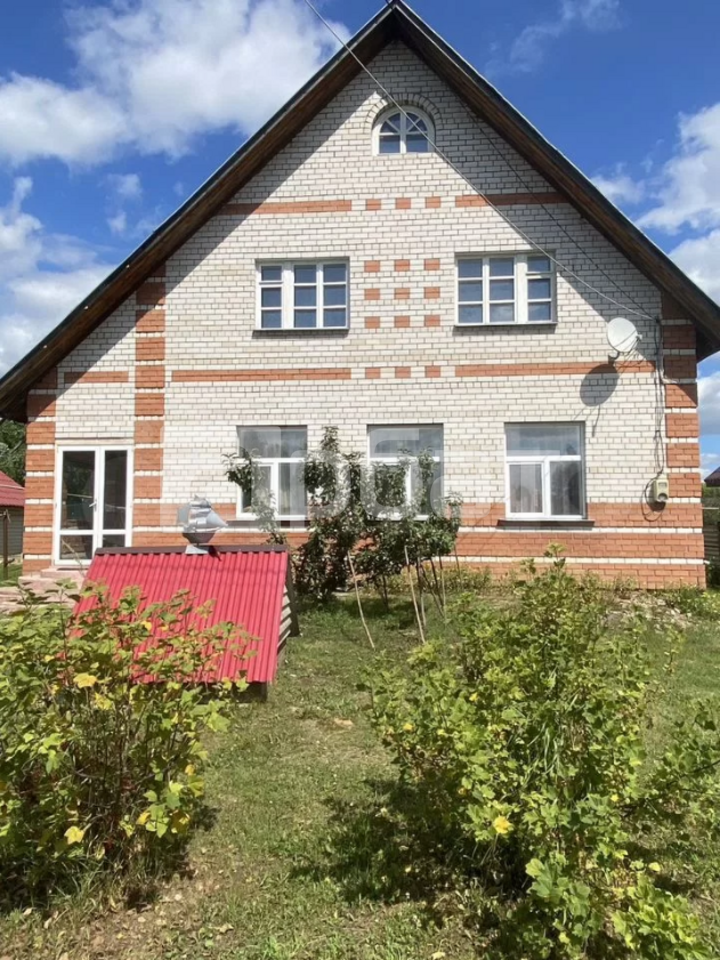 Дом 243,3 м² на участке 6,8 сот.