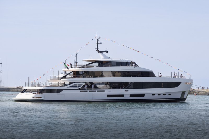 azimut grande 44M