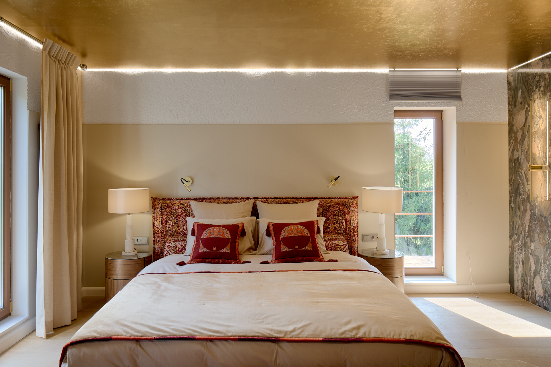 Проект уютной спальни от Дианы Балашовой с освещением ARTE Lamp в программе Дачный ответ