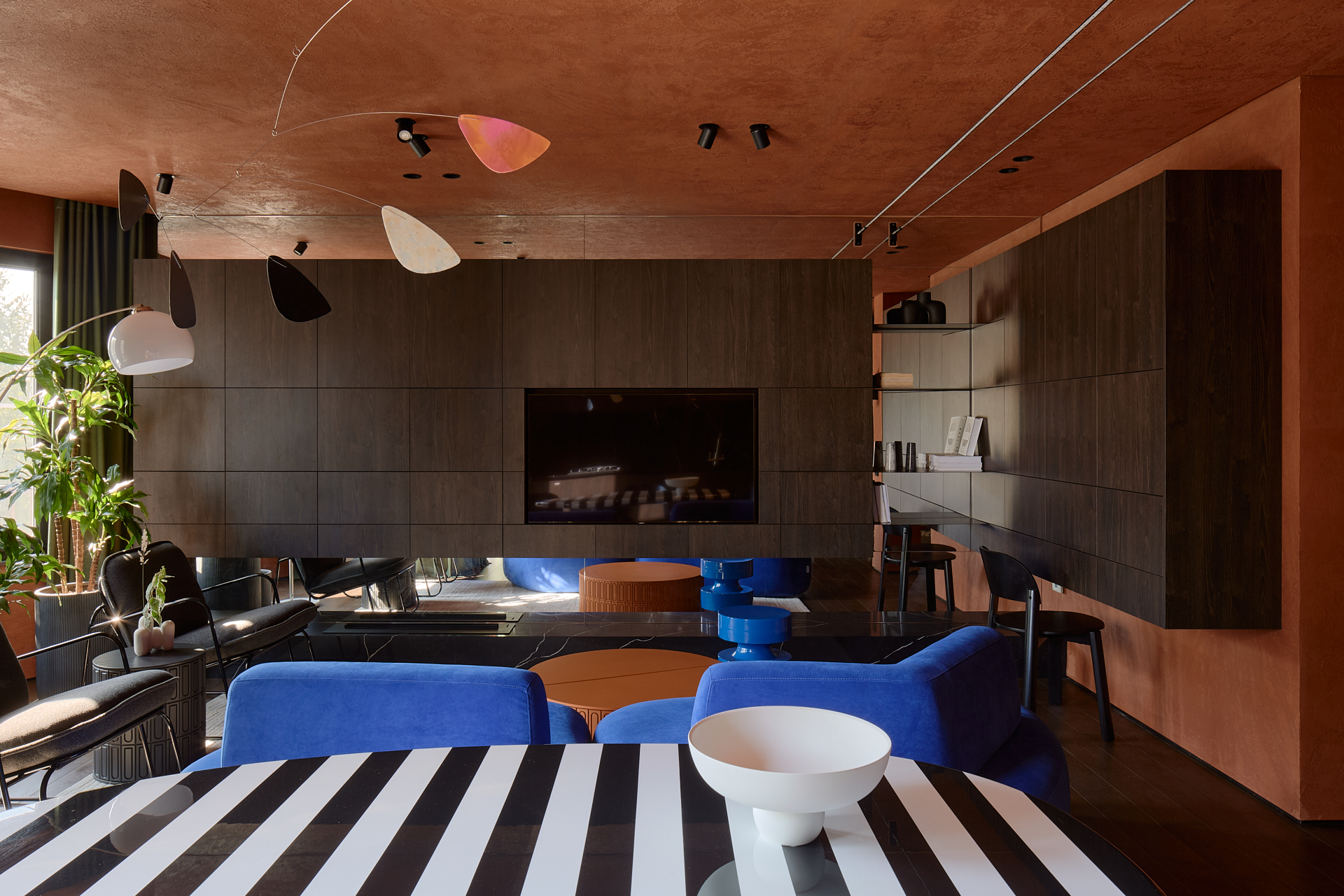 Кухня-гостиная в загородном доме с освещением ARTE Lamp в программе Дачный ответ