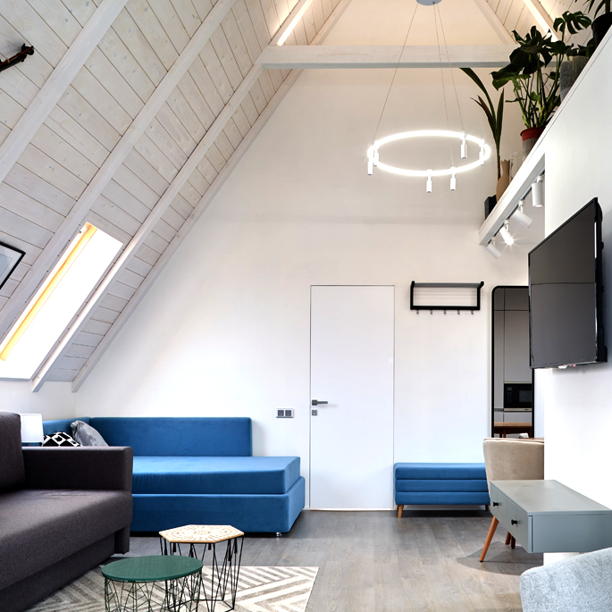 Квартира-студия над гаражом - переделка мансарды от программы Дачный ответ