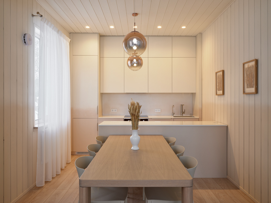 Картинка проекта Кухня-гостиная в загородном доме с освещением ARTE Lamp в программе «Дачный ответ»