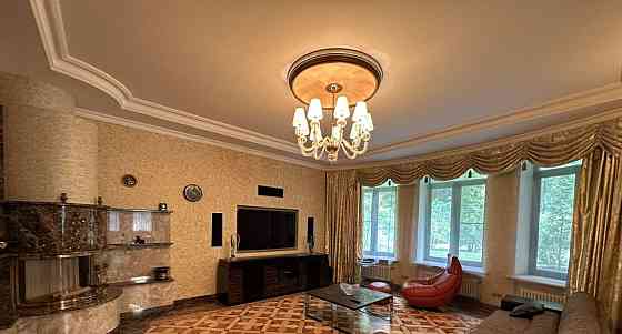 Коттедж, 700 м2, 0.6 га, 3 эт. Москва