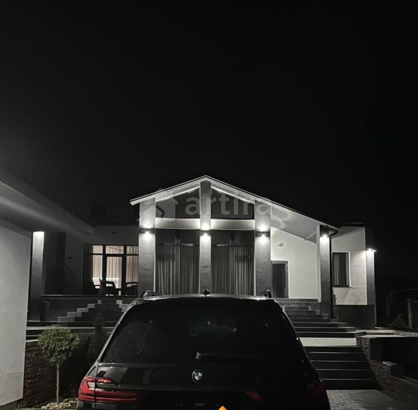 Дом, 140 м2, 8 соток, 1 эт. Симферополь - изображение 1