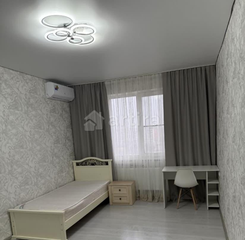 Комната, 83 м2, 12/24 эт. Ростов-на-Дону - изображение 1
