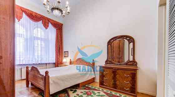 4-комн. квартира, 140 м2, 2/6 эт. Санкт-Петербург