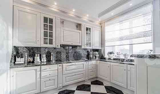 5-комн. квартира, 211 м2, 16/22 эт. Москва