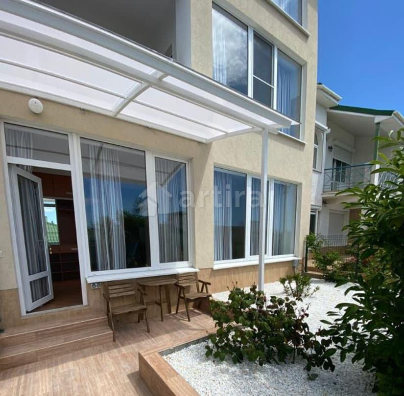 Коттедж, 270 м2, 1.5 сотки, 3 эт. Ялта - изображение 1