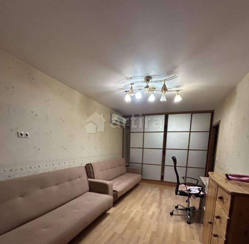 Комната, 42 м2, 8/12 эт. Москва - изображение 1