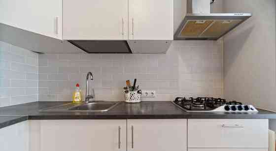 Студия, 52 м2, 3/3 эт. Санкт-Петербург