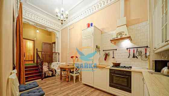 3-комн. квартира, 110 м2, 3/5 эт. Санкт-Петербург