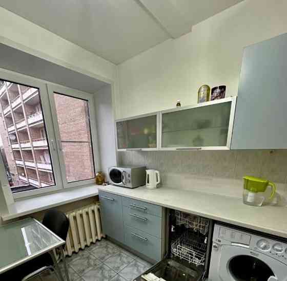 Комната, 97.7 м2, 3/15 эт. Москва