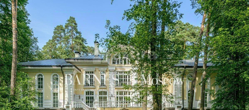 Дом, 1265 м2, 0.7 га, 3 эт. Москва - изображение 1