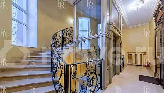5-комн. квартира, 245.9 м2, 3/5 эт. Москва