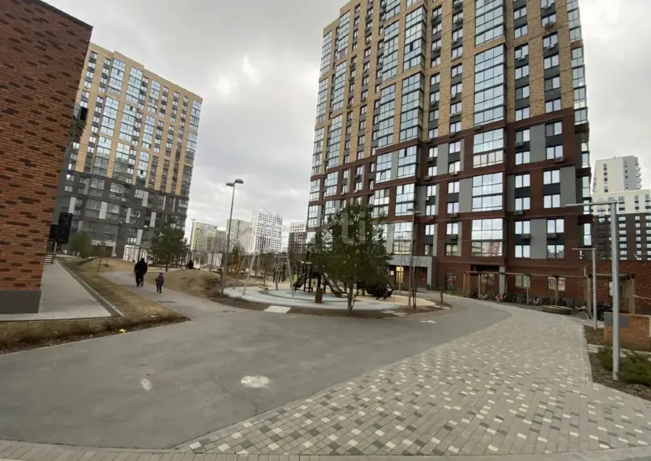 3-комн. квартира, 61.9 м², 13/19 эт. Тюмень - изображение 1