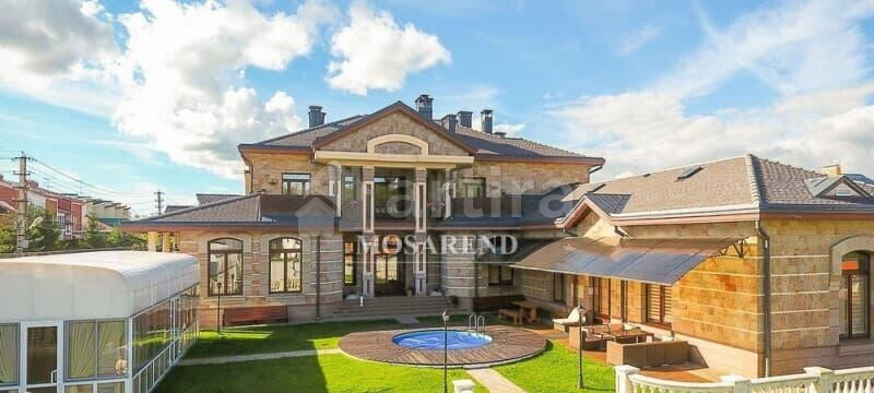 Коттедж, 800 м2 Троицк - изображение 1