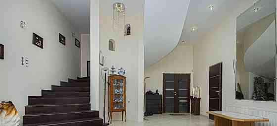 Дом, 724.5 м2, 2 га, 3 эт. Солнечногорск