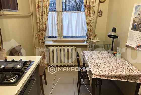 3-комн. квартира, 65 м2, 2/10 эт. Москва