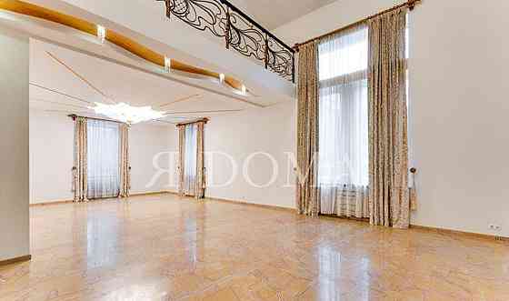 Дом, 1200 м2, 0.56 га, 2 эт. Одинцово