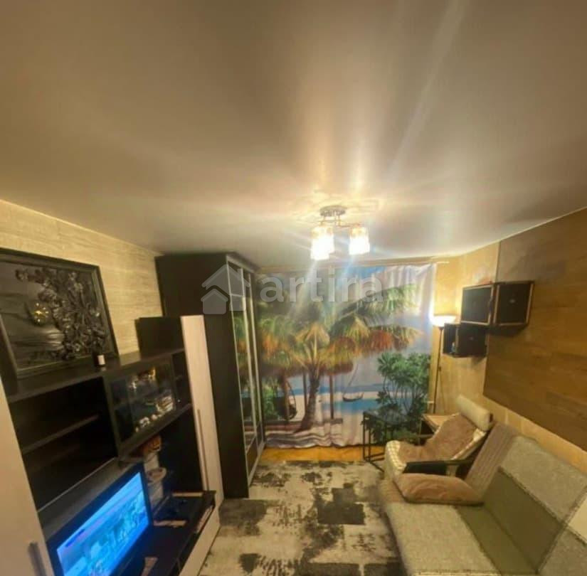 Комната, 56 м2, 2/9 эт. Москва - изображение 1