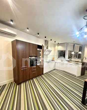 3-комн. квартира, 128 м2, 2/5 эт. Москва