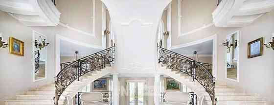 Коттедж, 1250 м2, 0.7 га, 3 эт. Москва