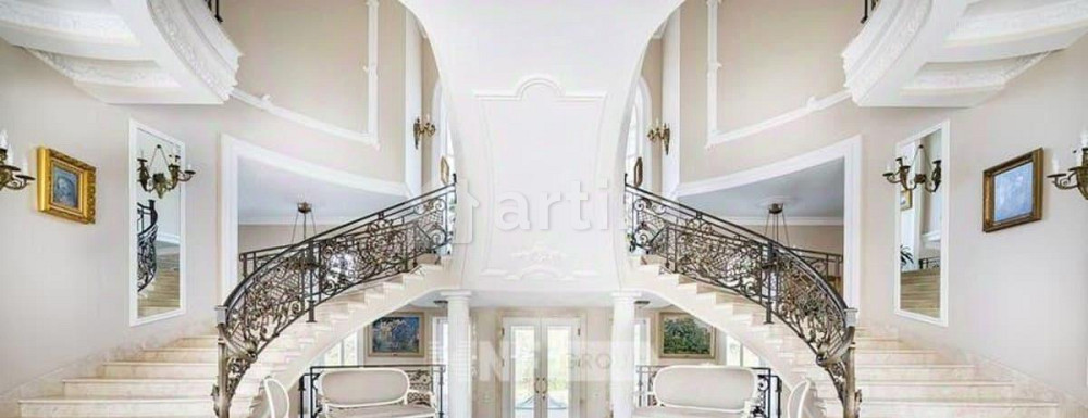 Коттедж, 1250 м2, 0.7 га, 3 эт. Москва - изображение 1