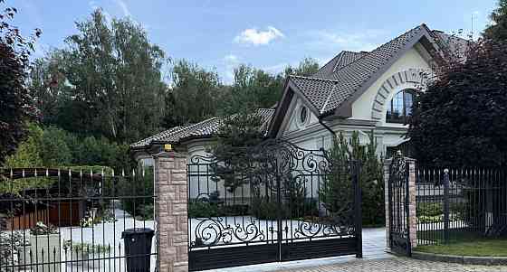 Коттедж, 1900 м2, 38 соток, 3 эт. Мытищи