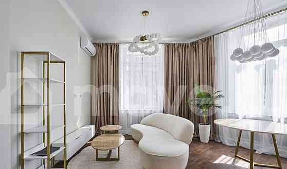 3-комн. квартира, 102.7 м2, 2/10 эт. Москва
