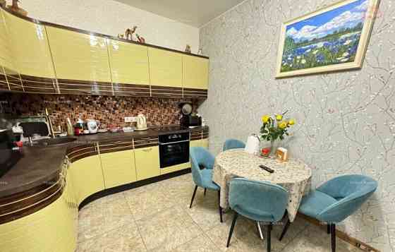 2-комн. квартира, 75 м2, 2/19 эт. Москва