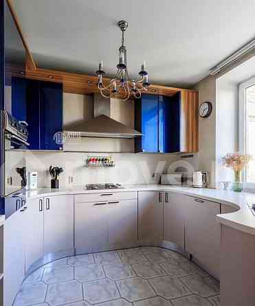 5-комн. квартира, 174.3 м2, 7/8 эт. Москва