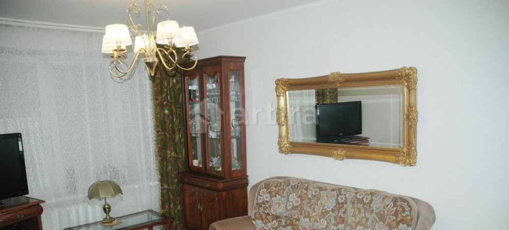 Комната, 45 м2, 1/5 эт. Москва - изображение 1