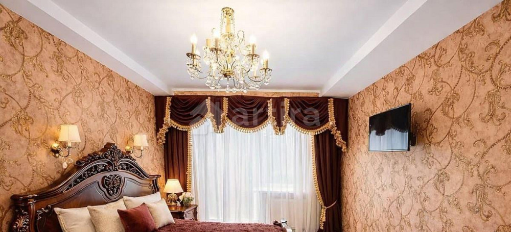 Комната, 80 м2, 3/5 эт. Санкт-Петербург - изображение 1