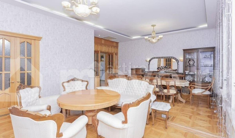 Квартира, 246 м2, 3/6 эт. Москва - изображение 4