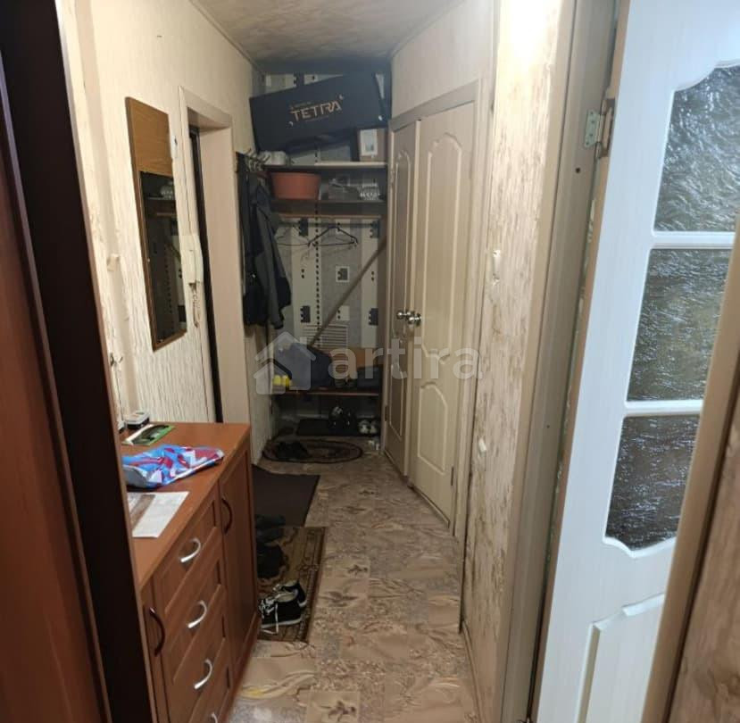 Комната, 45 м2, 1/9 эт. Ижевск - изображение 1