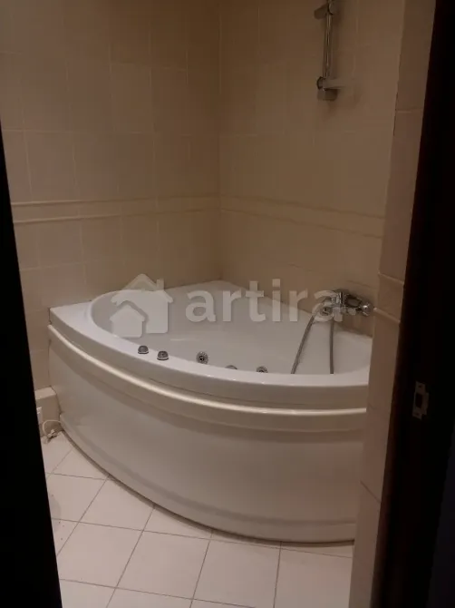 Сдам 1-комн. квартиру, 45 м², 5/10 эт. Тюмень - изображение 1