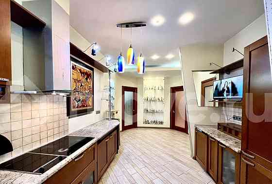 4-комн. квартира, 132 м2, 7/9 эт. Москва