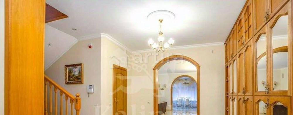 Дом, 450 м2, 20 соток, 3 эт. Красногорск - изображение 1