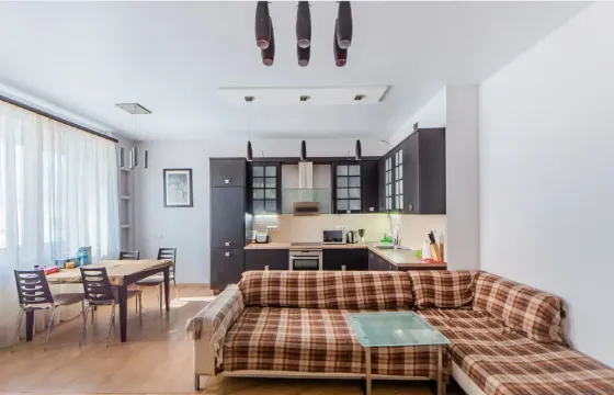 Сдам 4-комн. квартиру, 121.4 м², 13/23 эт. Москва