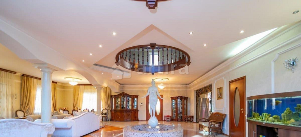 Дом, 430 м2, 10 соток, 3 эт. Красноярск - изображение 1